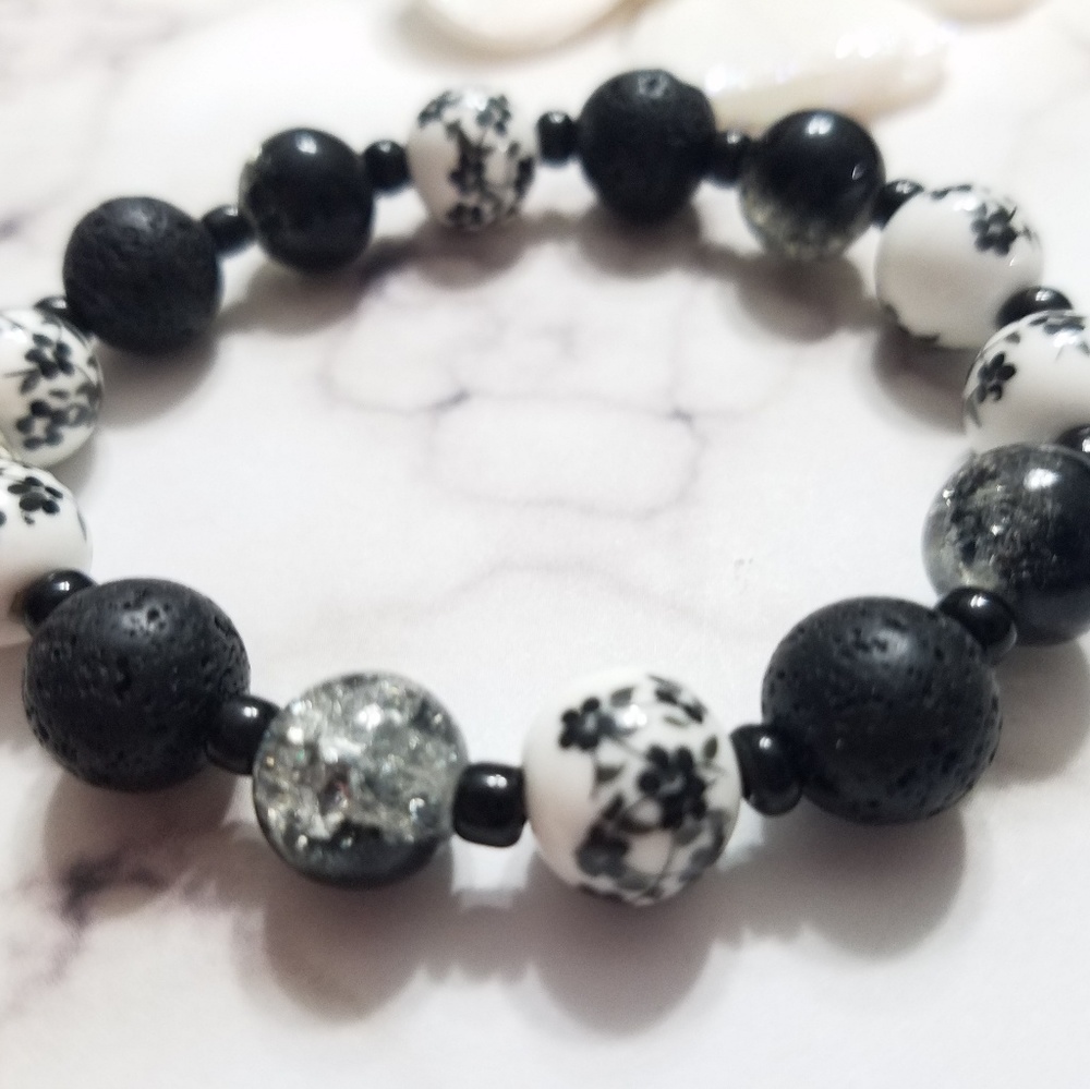 Essential oil diffuser bracelet! - Picture 3 of 3